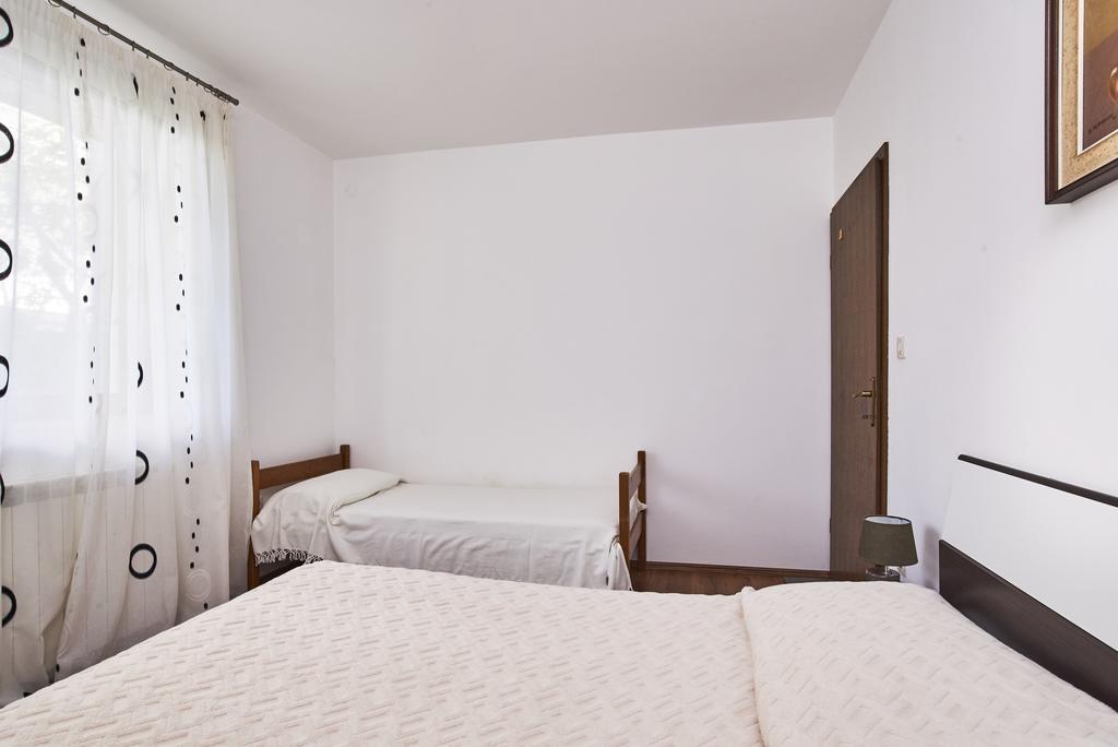 Lovely Roses Apartment Umag Exterior photo