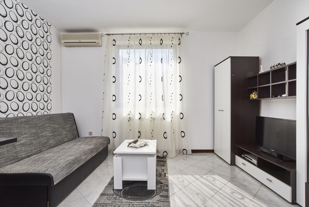 Lovely Roses Apartment Umag Exterior photo