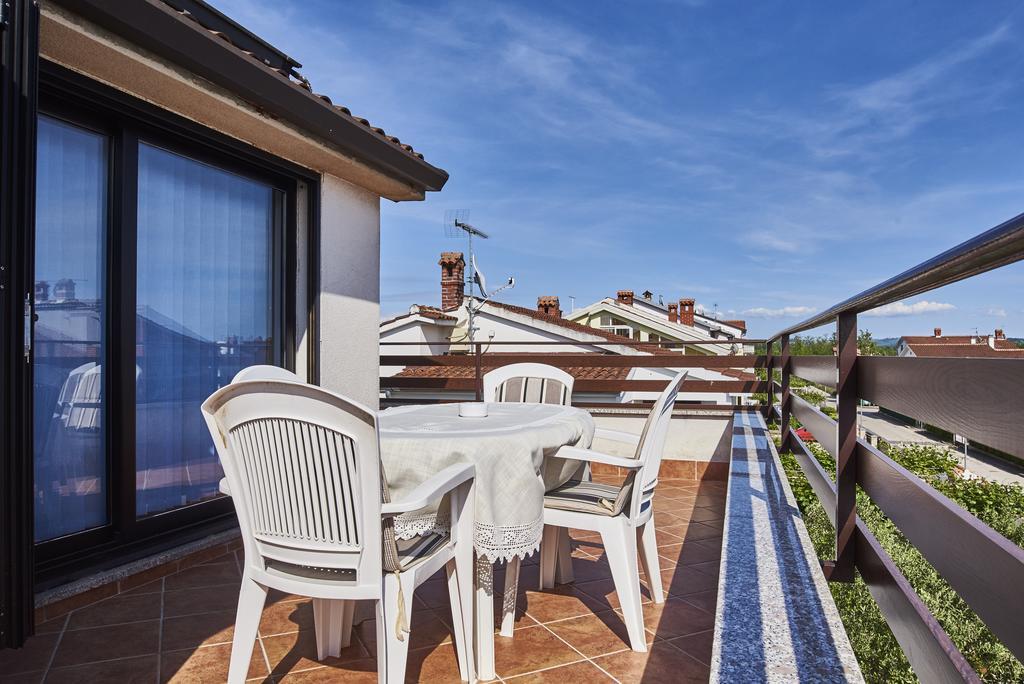 Lovely Roses Apartment Umag Exterior photo