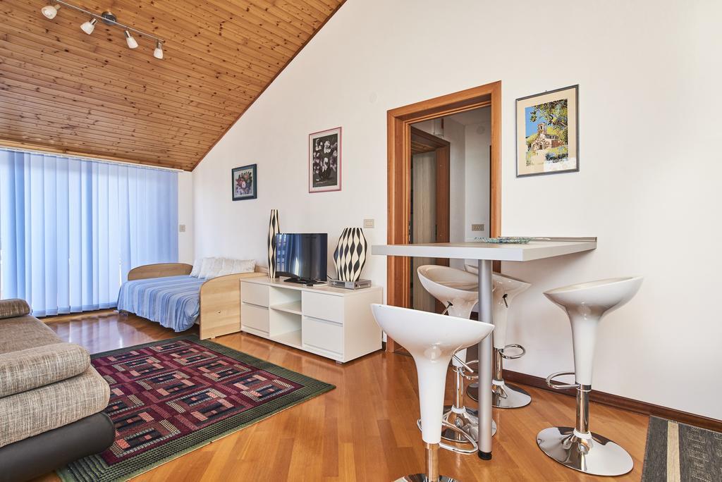 Lovely Roses Apartment Umag Exterior photo